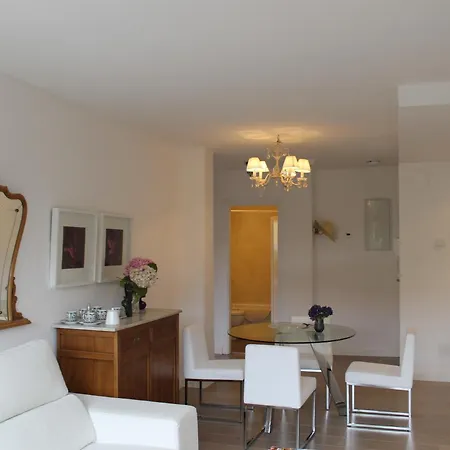 Apartment Con Jardin